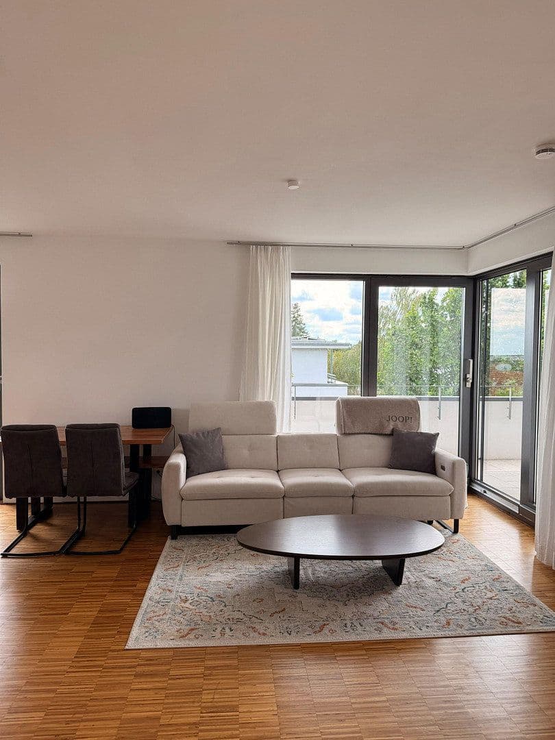 Prenájom bytu 2-izbový 94 m², Am Eichelgarten 18, Wiesbaden, Hesensko Prenájom bytu 2-izbový 94 m², Am Eichelgarten 18, Wiesbaden, Hesensko