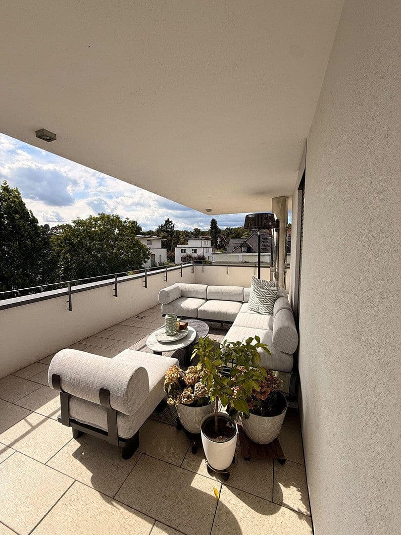 Prenájom bytu 2-izbový 94 m², Am Eichelgarten 18, Wiesbaden, Hesensko Prenájom bytu 2-izbový 94 m², Am Eichelgarten 18, Wiesbaden, Hesensko