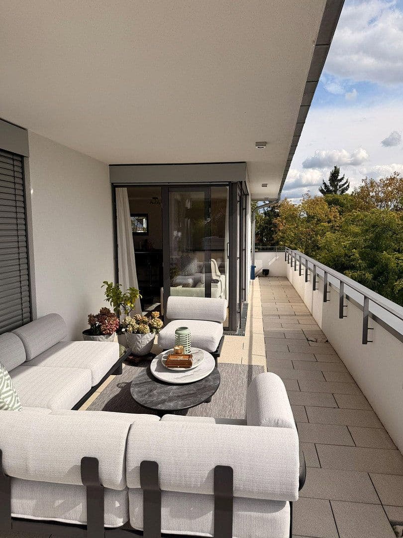Prenájom bytu 2-izbový 94 m², Am Eichelgarten 18, Wiesbaden, Hesensko Prenájom bytu 2-izbový 94 m², Am Eichelgarten 18, Wiesbaden, Hesensko