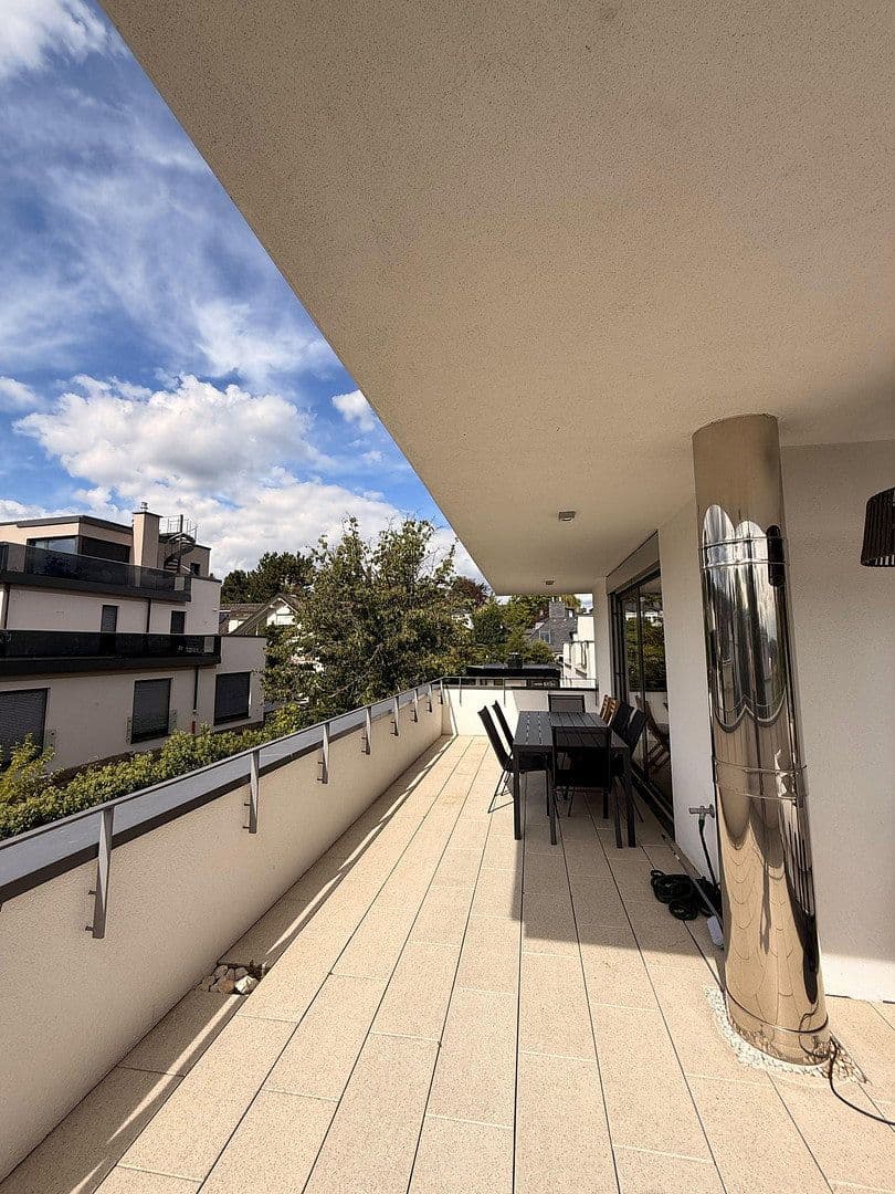 Prenájom bytu 2-izbový 94 m², Am Eichelgarten 18, Wiesbaden, Hesensko Prenájom bytu 2-izbový 94 m², Am Eichelgarten 18, Wiesbaden, Hesensko