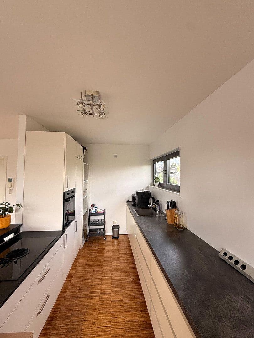 Prenájom bytu 2-izbový 94 m², Am Eichelgarten 18, Wiesbaden, Hesensko Prenájom bytu 2-izbový 94 m², Am Eichelgarten 18, Wiesbaden, Hesensko