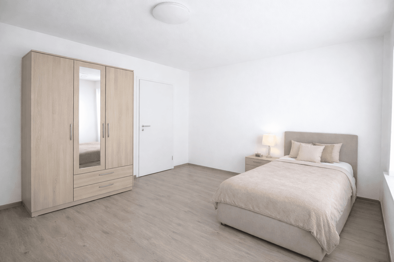 Prenájom bytu 4-izbový 98 m², Liebknechtstraße 94, Oberhausen, Severné Porýnie - Westfálsko Prenájom bytu 4-izbový 98 m², Liebknechtstraße 94, Oberhausen, Severné Porýnie - Westfálsko