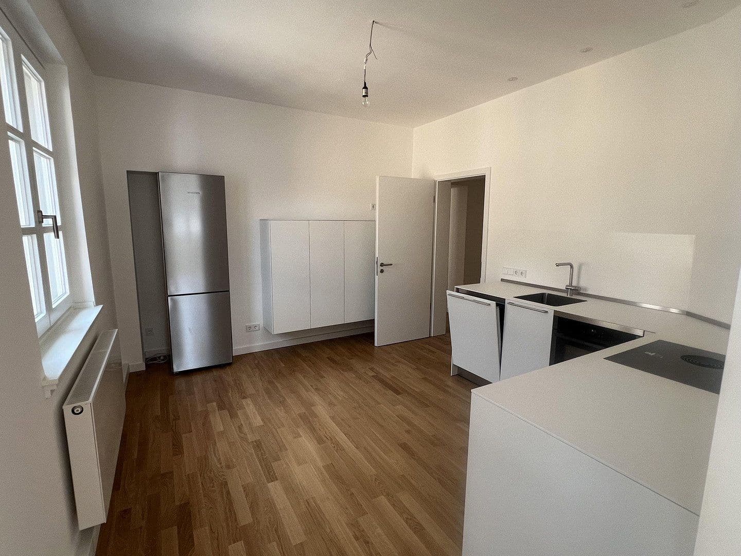Prenájom bytu 3-izbový 80 m², Düsseldorf, Severné Porýnie - Westfálsko Prenájom bytu 3-izbový 80 m², Düsseldorf, Severné Porýnie - Westfálsko