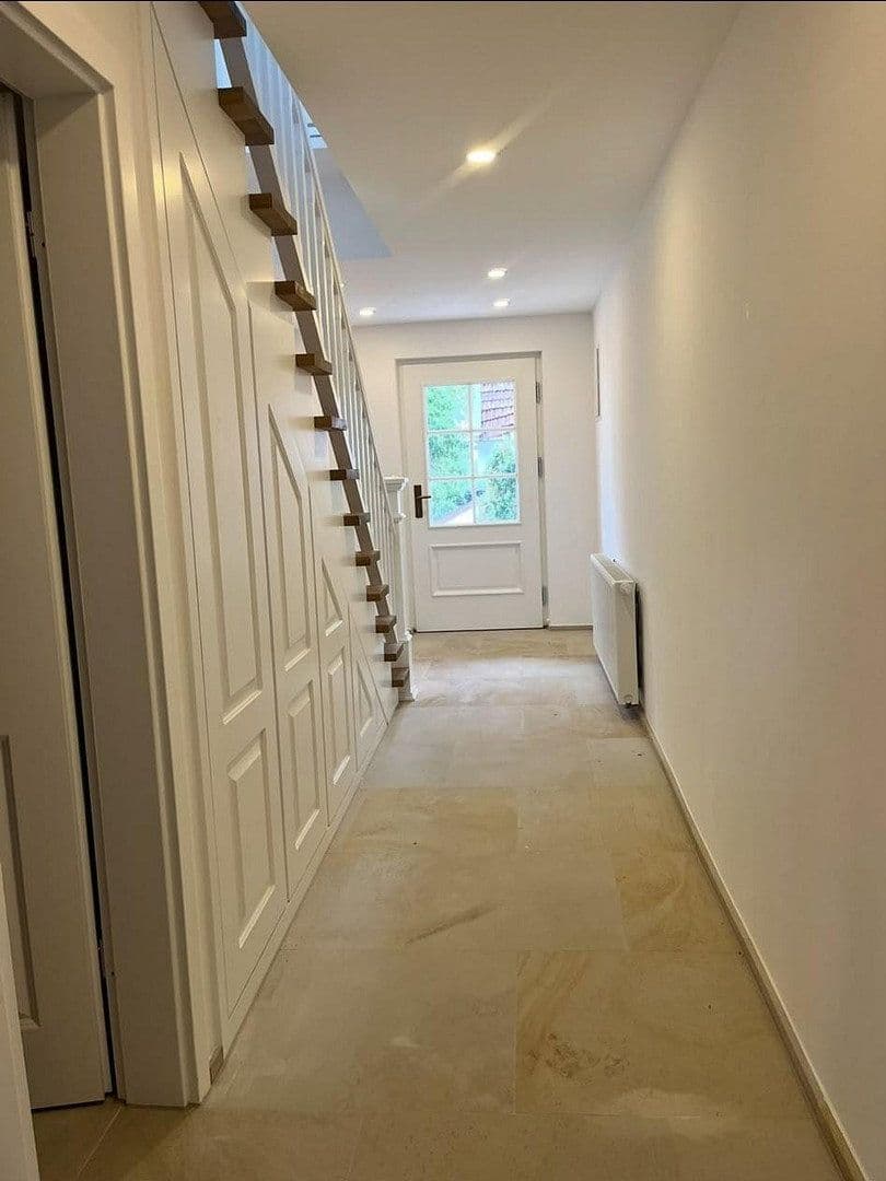 Prenájom bytu 4-izbový 125 m², Gilching, Bavorsko Prenájom bytu 4-izbový 125 m², Gilching, Bavorsko