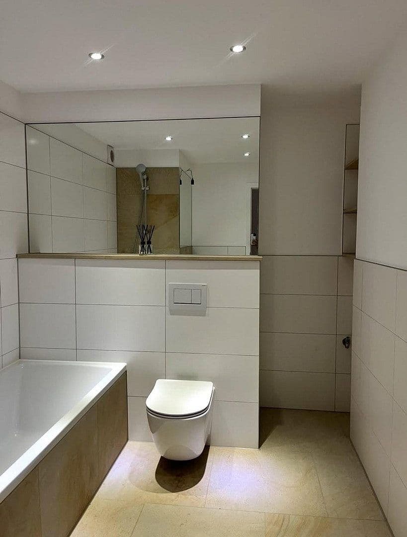 Prenájom bytu 4-izbový 125 m², Gilching, Bavorsko Prenájom bytu 4-izbový 125 m², Gilching, Bavorsko