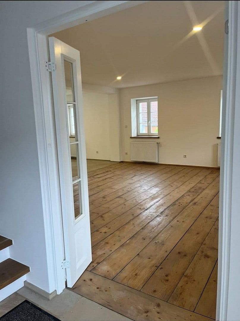 Prenájom bytu 4-izbový 125 m², Gilching, Bavorsko Prenájom bytu 4-izbový 125 m², Gilching, Bavorsko