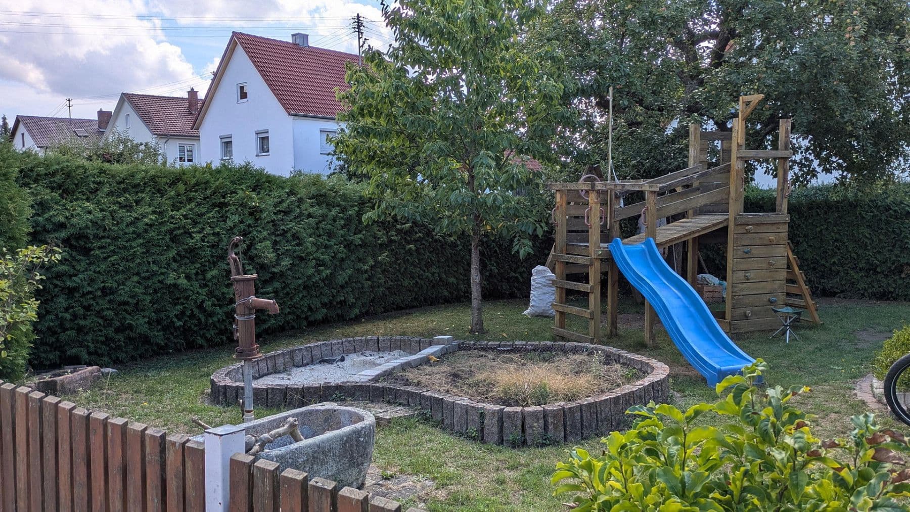 Predaj domu 135 m², pozemok 435 m², Rieder Weg 14, Jettingen-Scheppach, Bavorsko Predaj domu 135 m², pozemok 435 m², Rieder Weg 14, Jettingen-Scheppach, Bavorsko