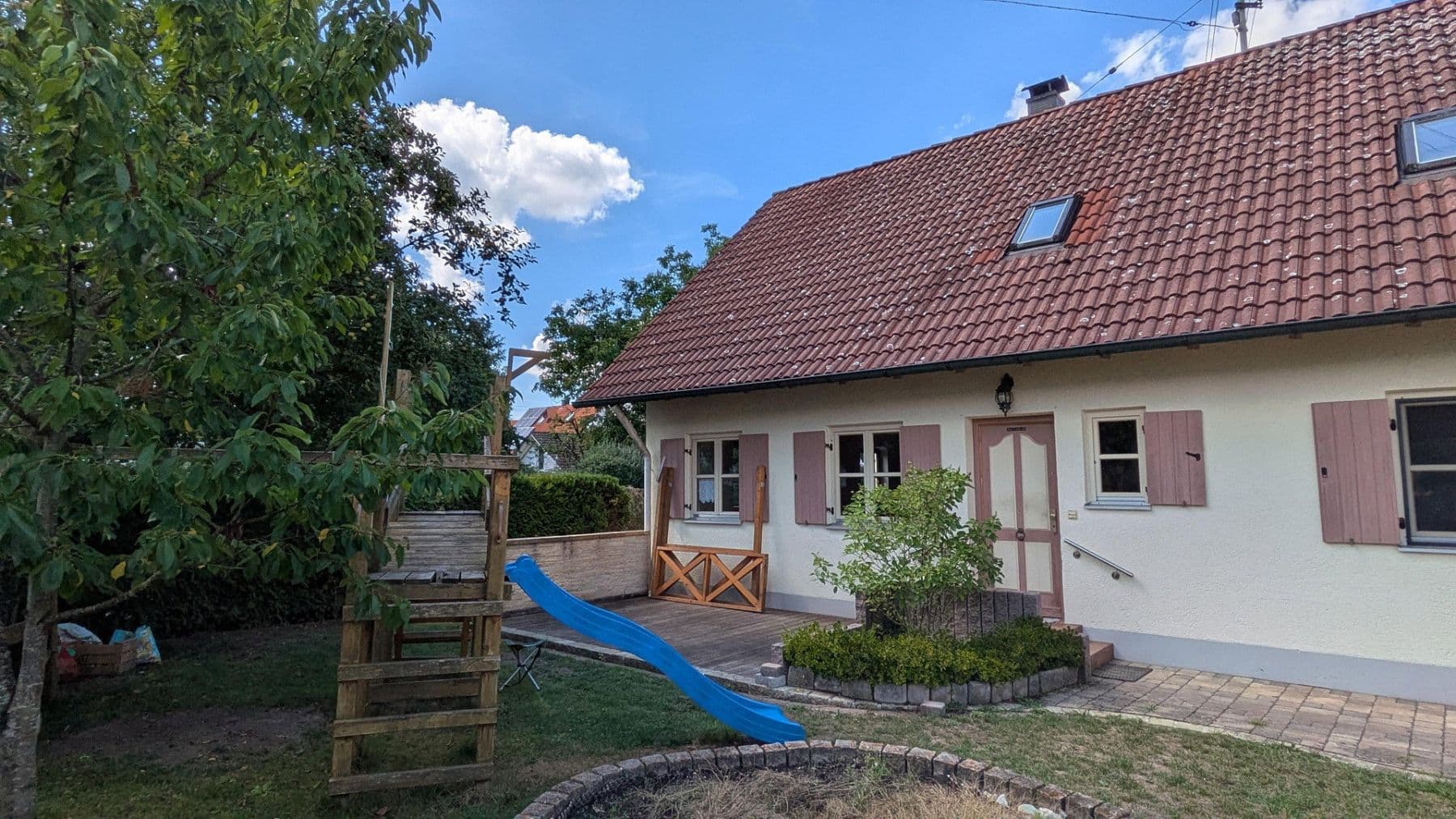 Predaj domu 135 m², pozemok 435 m², Rieder Weg 14, Jettingen-Scheppach, Bavorsko Predaj domu 135 m², pozemok 435 m², Rieder Weg 14, Jettingen-Scheppach, Bavorsko