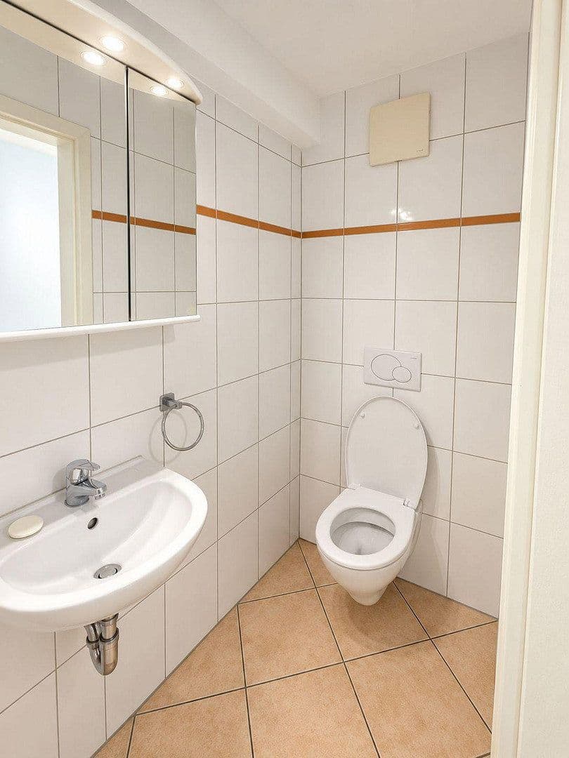 Prenájom bytu 2-izbový 38 m², Viehtrift 23, Köln, Severné Porýnie - Westfálsko Prenájom bytu 2-izbový 38 m², Viehtrift 23, Köln, Severné Porýnie - Westfálsko
