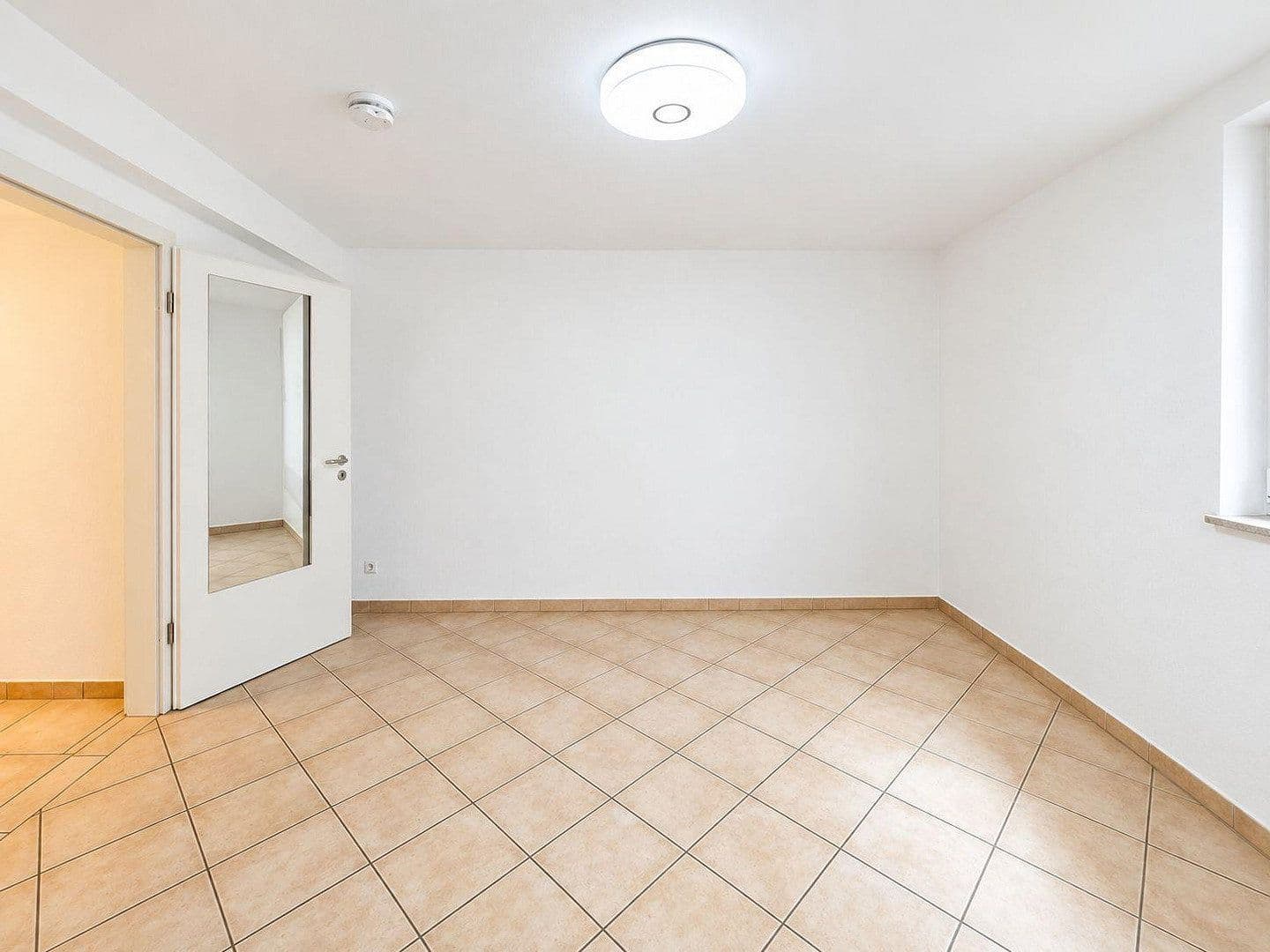 Prenájom bytu 2-izbový 38 m², Viehtrift 23, Köln, Severné Porýnie - Westfálsko Prenájom bytu 2-izbový 38 m², Viehtrift 23, Köln, Severné Porýnie - Westfálsko