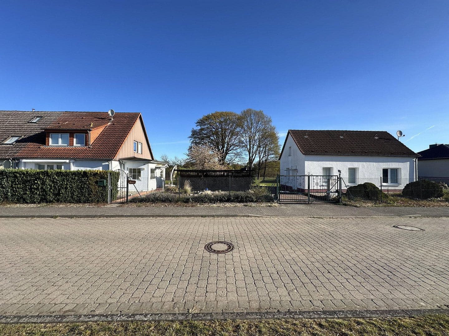 Predaj domu 170 m², pozemok 1.561 m², Fürstenberger Weg 3, Wesenberg, Meklenbursko-Predpomoransko Predaj domu 170 m², pozemok 1.561 m², Fürstenberger Weg 3, Wesenberg, Meklenbursko-Predpomoransko