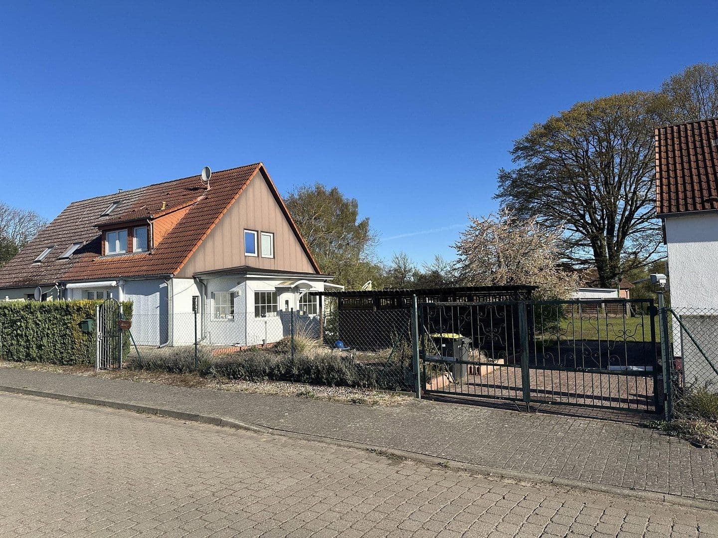 Predaj domu 170 m², pozemok 1.561 m², Fürstenberger Weg 3, Wesenberg, Meklenbursko-Predpomoransko Predaj domu 170 m², pozemok 1.561 m², Fürstenberger Weg 3, Wesenberg, Meklenbursko-Predpomoransko