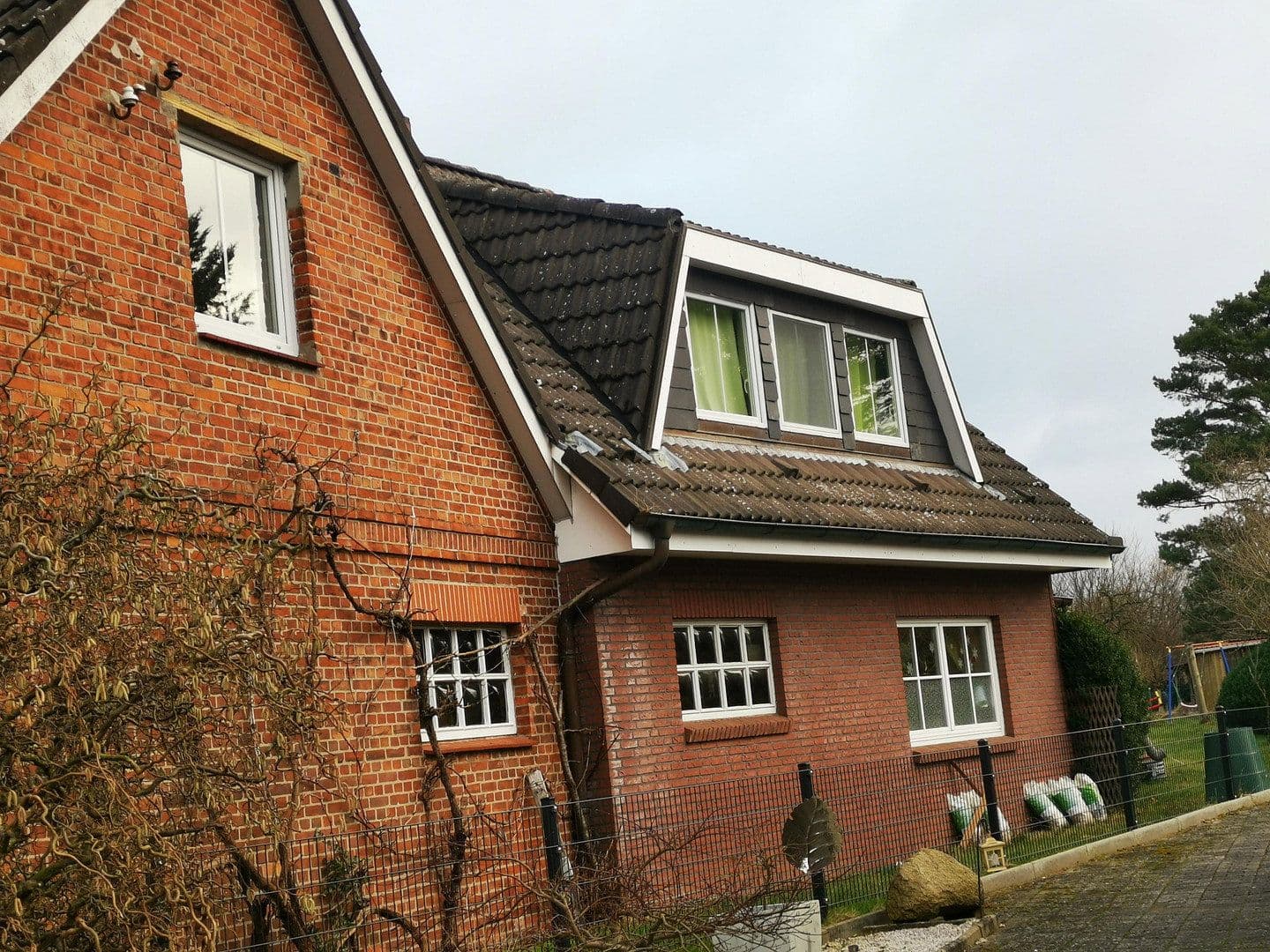 Predaj domu 200 m², pozemok 1.200 m², Hamfelde (Lauenburg), Šlezvicko-Holštajnsko Predaj domu 200 m², pozemok 1.200 m², Hamfelde (Lauenburg), Šlezvicko-Holštajnsko