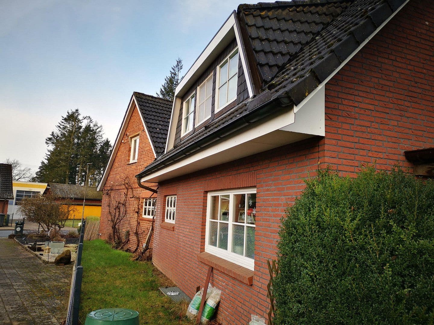 Predaj domu 200 m², pozemok 1.200 m², Hamfelde (Lauenburg), Šlezvicko-Holštajnsko Predaj domu 200 m², pozemok 1.200 m², Hamfelde (Lauenburg), Šlezvicko-Holštajnsko