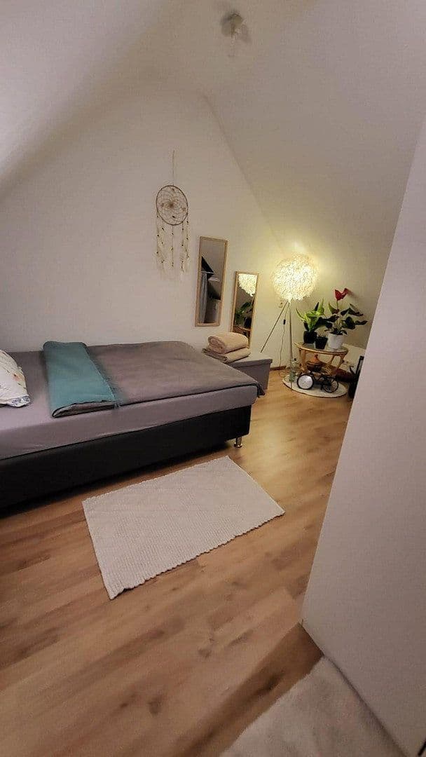 Prenájom bytu 2-izbový 74 m², Alt-Sossenheim 47a, Frankfurt, Hesensko Prenájom bytu 2-izbový 74 m², Alt-Sossenheim 47a, Frankfurt, Hesensko