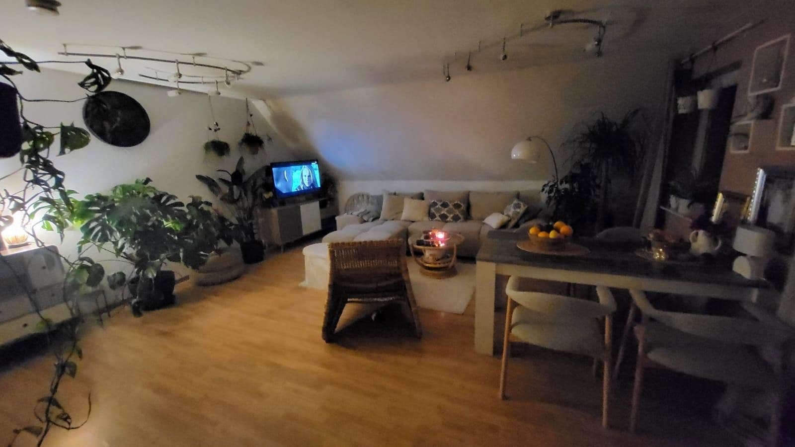 Prenájom bytu 2-izbový 74 m², Alt-Sossenheim 47a, Frankfurt, Hesensko Prenájom bytu 2-izbový 74 m², Alt-Sossenheim 47a, Frankfurt, Hesensko