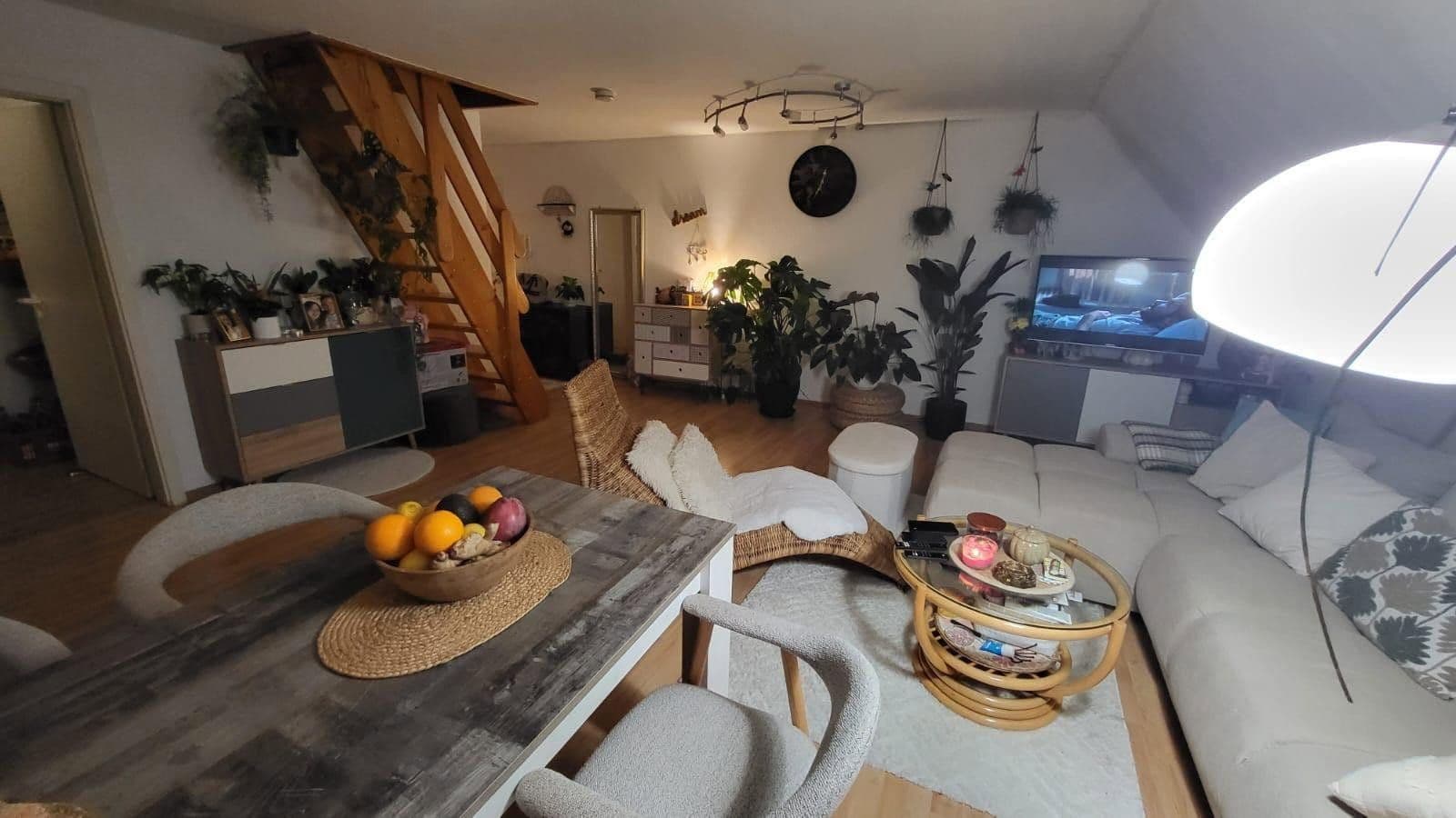 Prenájom bytu 2-izbový 74 m², Alt-Sossenheim 47a, Frankfurt, Hesensko Prenájom bytu 2-izbový 74 m², Alt-Sossenheim 47a, Frankfurt, Hesensko