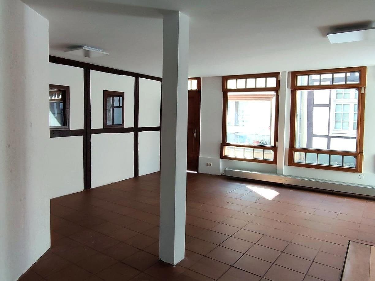 Prenájom nebytového priestoru 60 m², Ruhrstraße 50, Essen Kettwig, Severné Porýnie - Westfálsko Prenájom nebytového priestoru 60 m², Ruhrstraße 50, Essen Kettwig, Severné Porýnie - Westfálsko