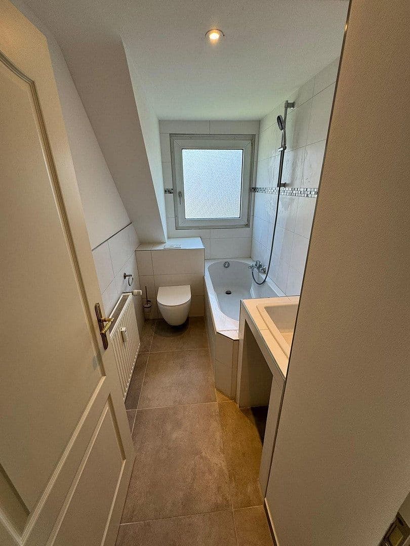 Prenájom bytu 3-izbový 74 m², Lindhorststraße 10, Bottrop, Severné Porýnie - Westfálsko Prenájom bytu 3-izbový 74 m², Lindhorststraße 10, Bottrop, Severné Porýnie - Westfálsko