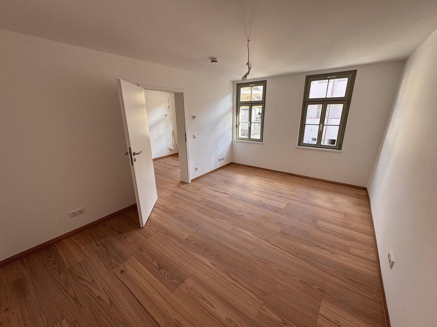 Prenájom bytu 3-izbový 77 m², Friedrichstraße 32, Erlangen, Bavorsko Prenájom bytu 3-izbový 77 m², Friedrichstraße 32, Erlangen, Bavorsko