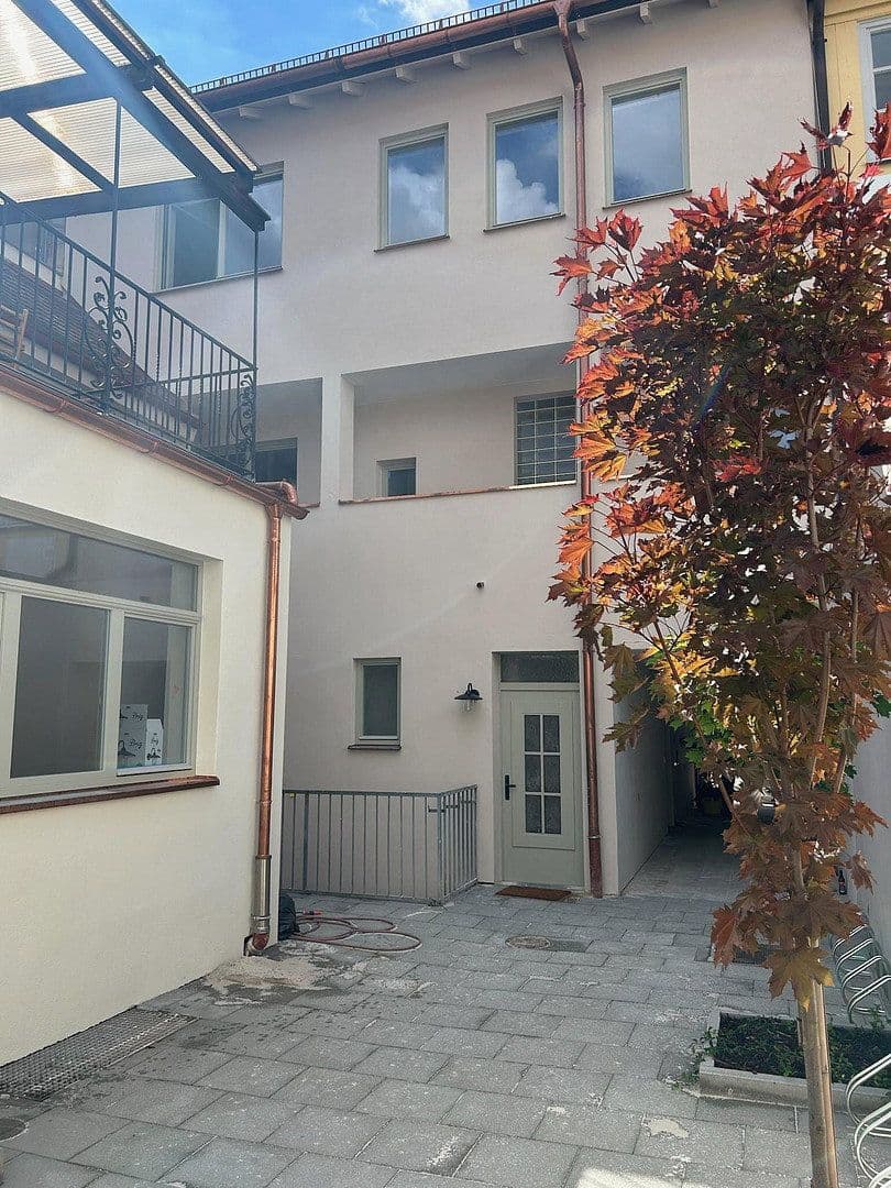Prenájom bytu 3-izbový 77 m², Friedrichstraße 32, Erlangen, Bavorsko Prenájom bytu 3-izbový 77 m², Friedrichstraße 32, Erlangen, Bavorsko