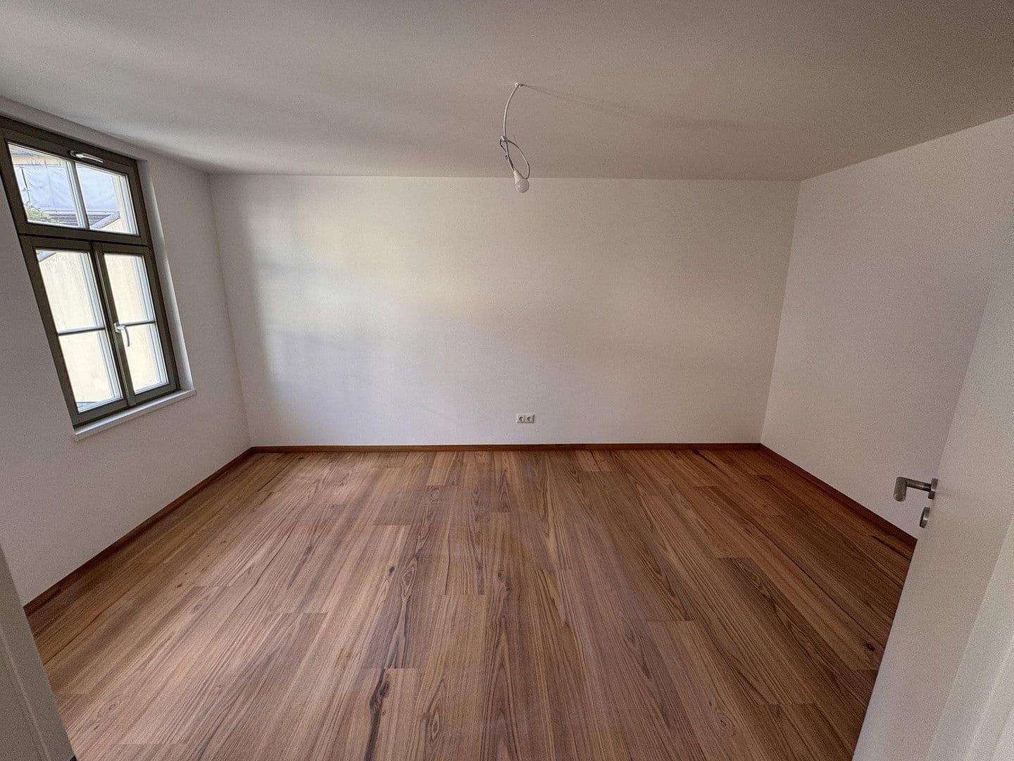 Prenájom bytu 3-izbový 77 m², Friedrichstraße 32, Erlangen, Bavorsko Prenájom bytu 3-izbový 77 m², Friedrichstraße 32, Erlangen, Bavorsko