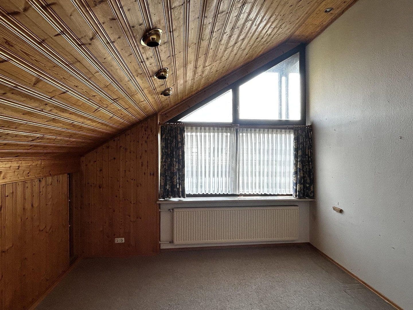 Predaj domu 142 m², pozemok 344 m², Burghausen, Bavorsko Predaj domu 142 m², pozemok 344 m², Burghausen, Bavorsko