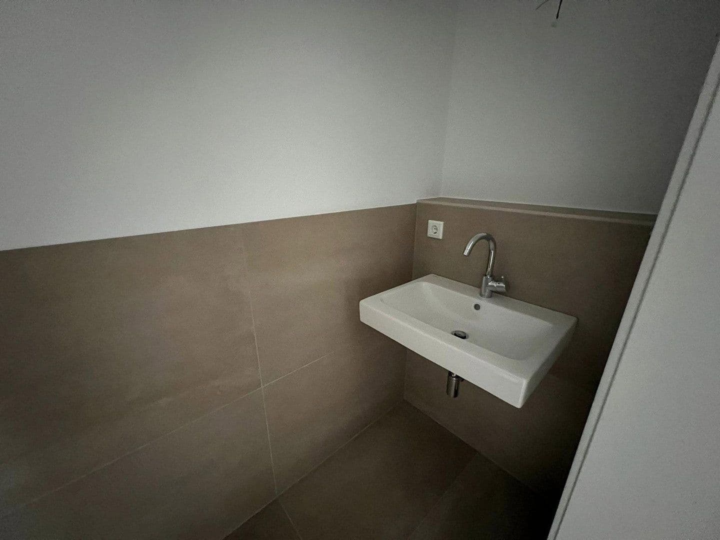 Prenájom bytu 3-izbový 86 m², Köln, Severné Porýnie - Westfálsko Prenájom bytu 3-izbový 86 m², Köln, Severné Porýnie - Westfálsko
