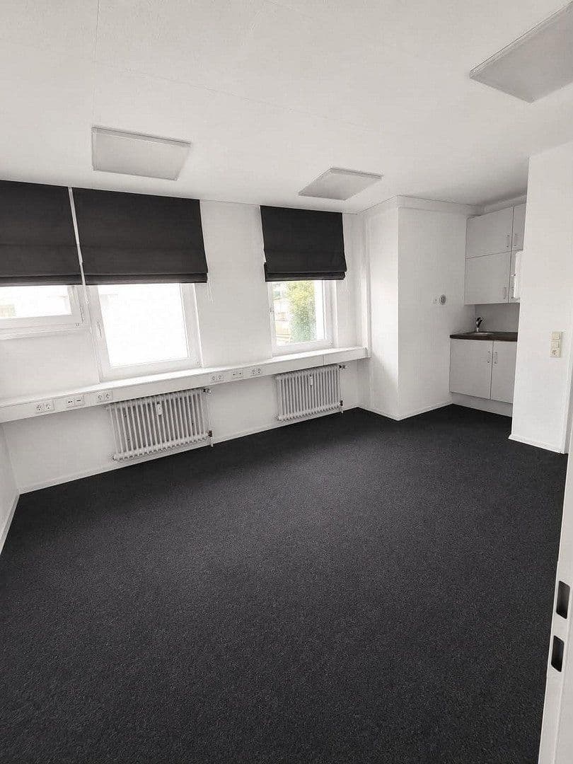 Prenájom kancelárie 140 m², August-Ruf-Straße 16, Singen (Hohentwiel), Bádensko-Wurttembersko Prenájom kancelárie 140 m², August-Ruf-Straße 16, Singen (Hohentwiel), Bádensko-Wurttembersko