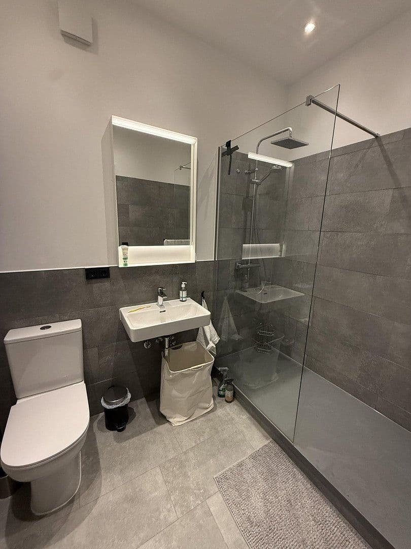 Predaj bytu 1-izbový 34 m², Berlin, Berlín Predaj bytu 1-izbový 34 m², Berlin, Berlín