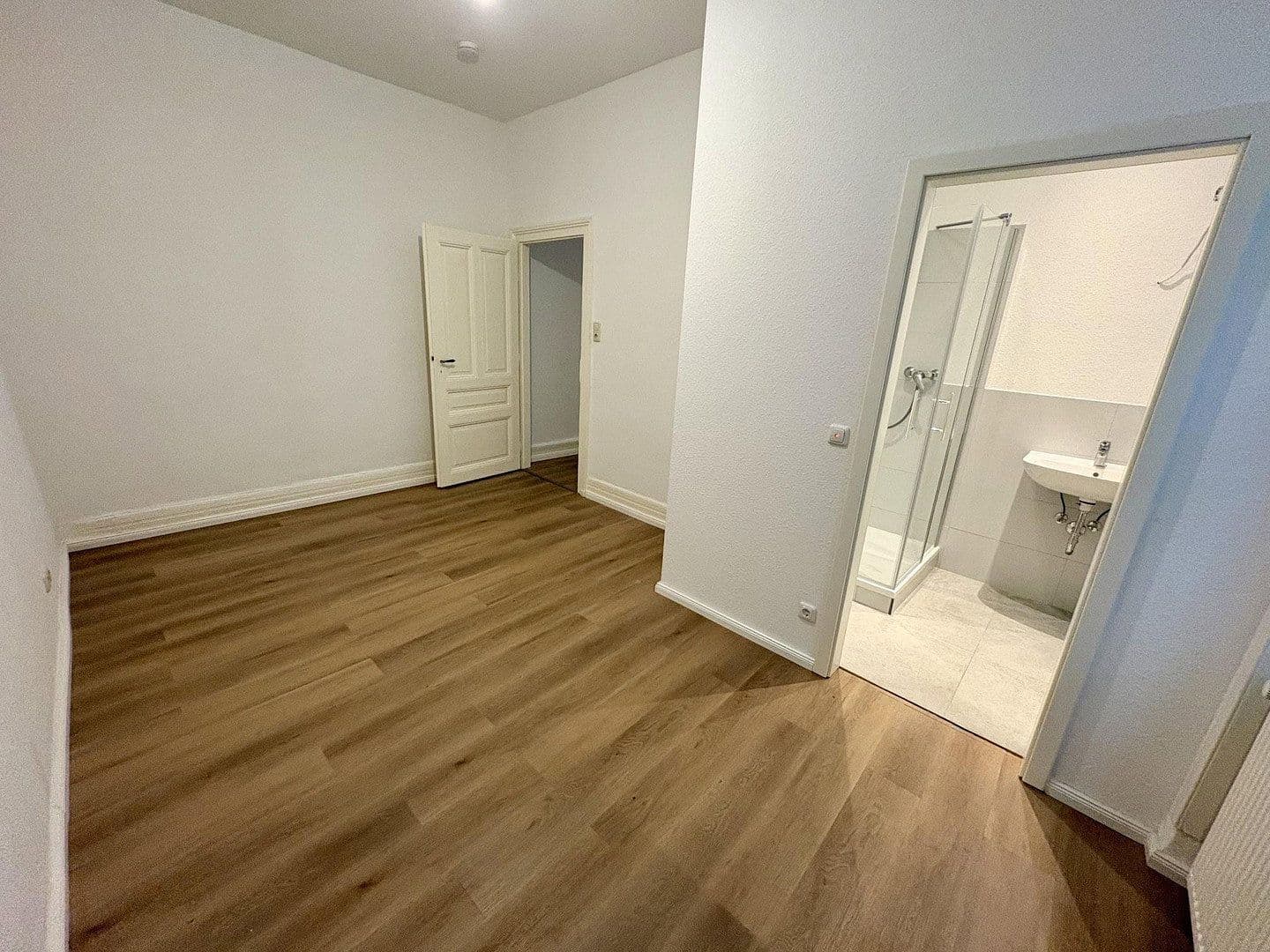 Prenájom bytu 2-izbový 53 m², Frankfurt am Main, Hesensko Prenájom bytu 2-izbový 53 m², Frankfurt am Main, Hesensko