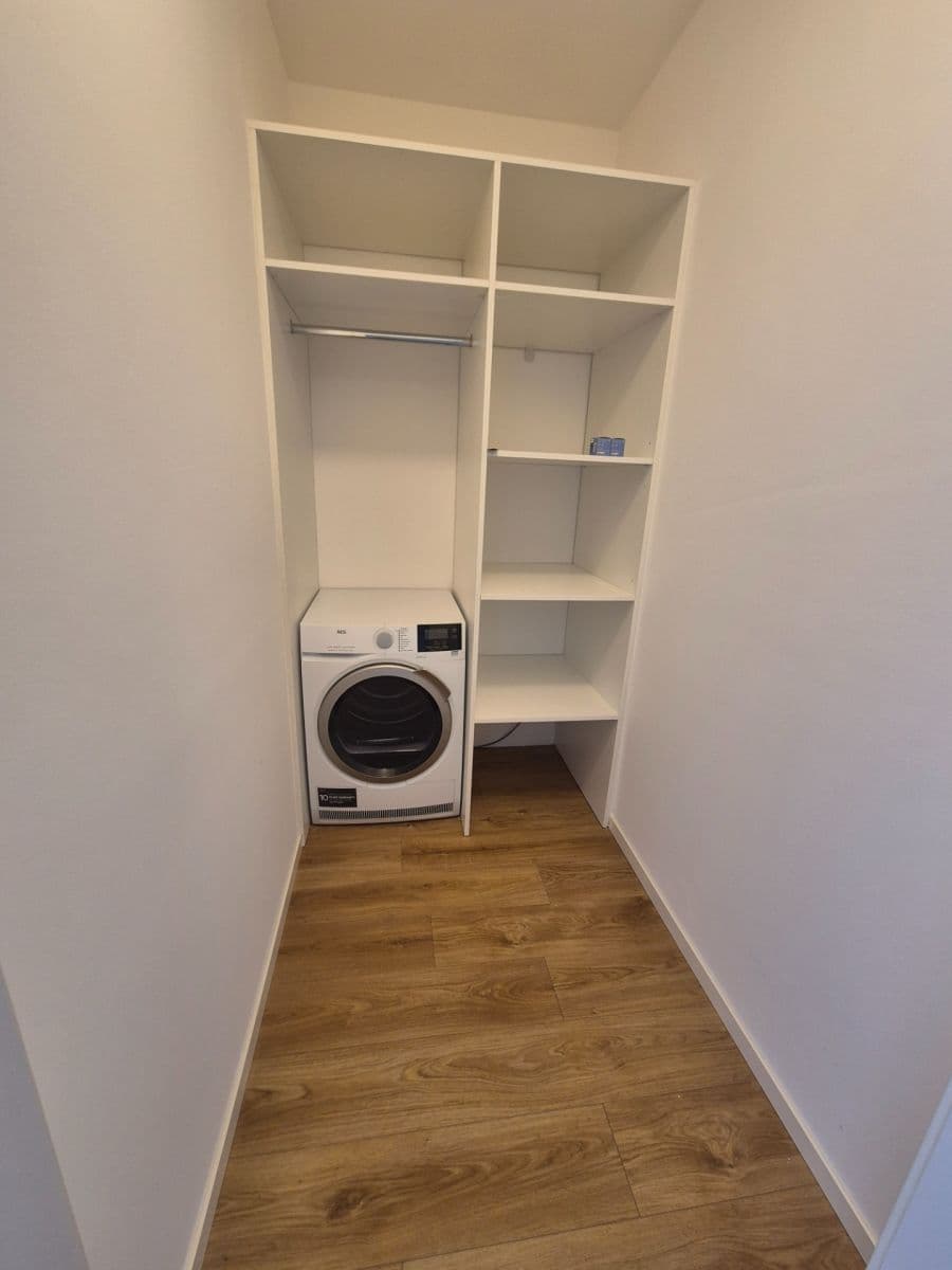 Prenájom bytu 2-izbový 50 m², Poděbradská, Praha, Praha Prenájom bytu 2-izbový 50 m², Poděbradská, Praha, Praha