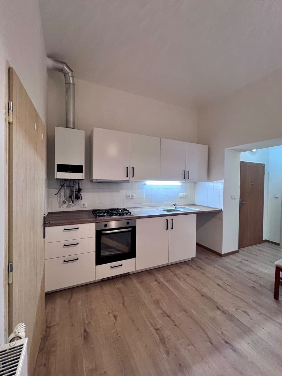 Prenájom bytu 3-izbový 63 m², Na Neklance, Praha, Praha Prenájom bytu 3-izbový 63 m², Na Neklance, Praha, Praha