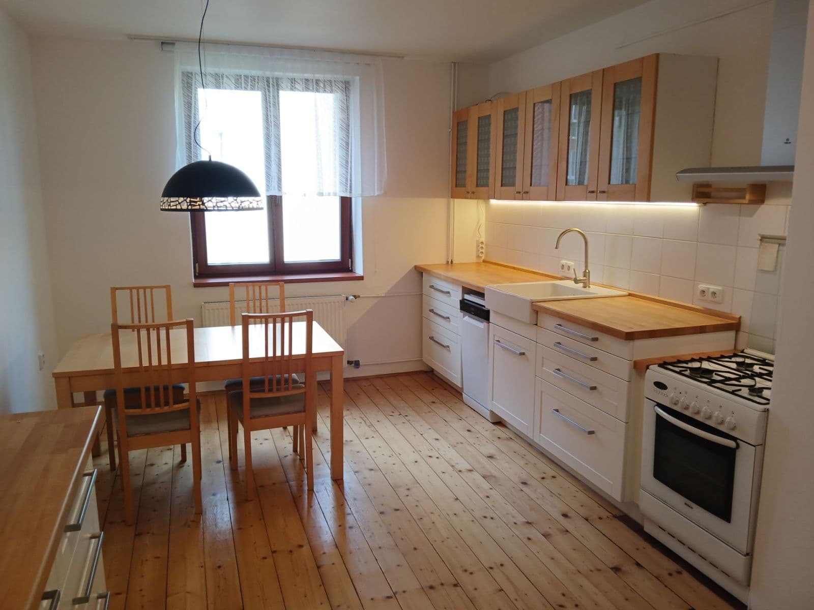 Prenájom bytu 1-izbový 50 m², Gruzínská, Plzeň, Plzeňský kraj Prenájom bytu 1-izbový 50 m², Gruzínská, Plzeň, Plzeňský kraj