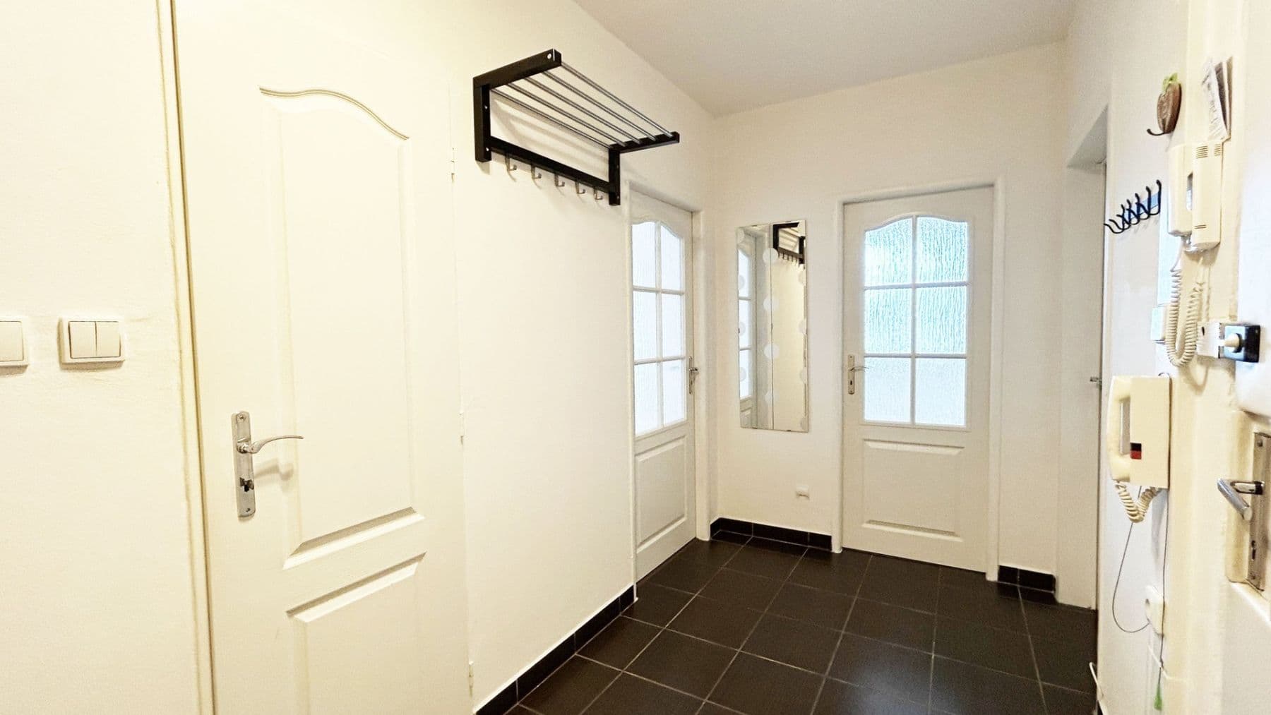 Prenájom bytu 3-izbový 57 m², Nešporova, Praha, Praha Prenájom bytu 3-izbový 57 m², Nešporova, Praha, Praha