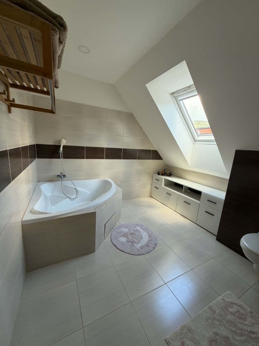 Predaj domu 237 m², pozemok 1.202 m², Dolní Bečva, Zlínský kraj Predaj domu 237 m², pozemok 1.202 m², Dolní Bečva, Zlínský kraj