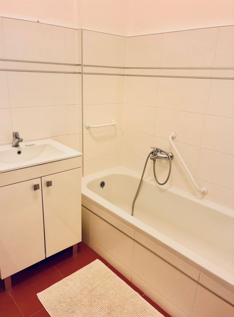 Prenájom bytu 2-izbový 73 m², Baranova, Praha, Praha Prenájom bytu 2-izbový 73 m², Baranova, Praha, Praha