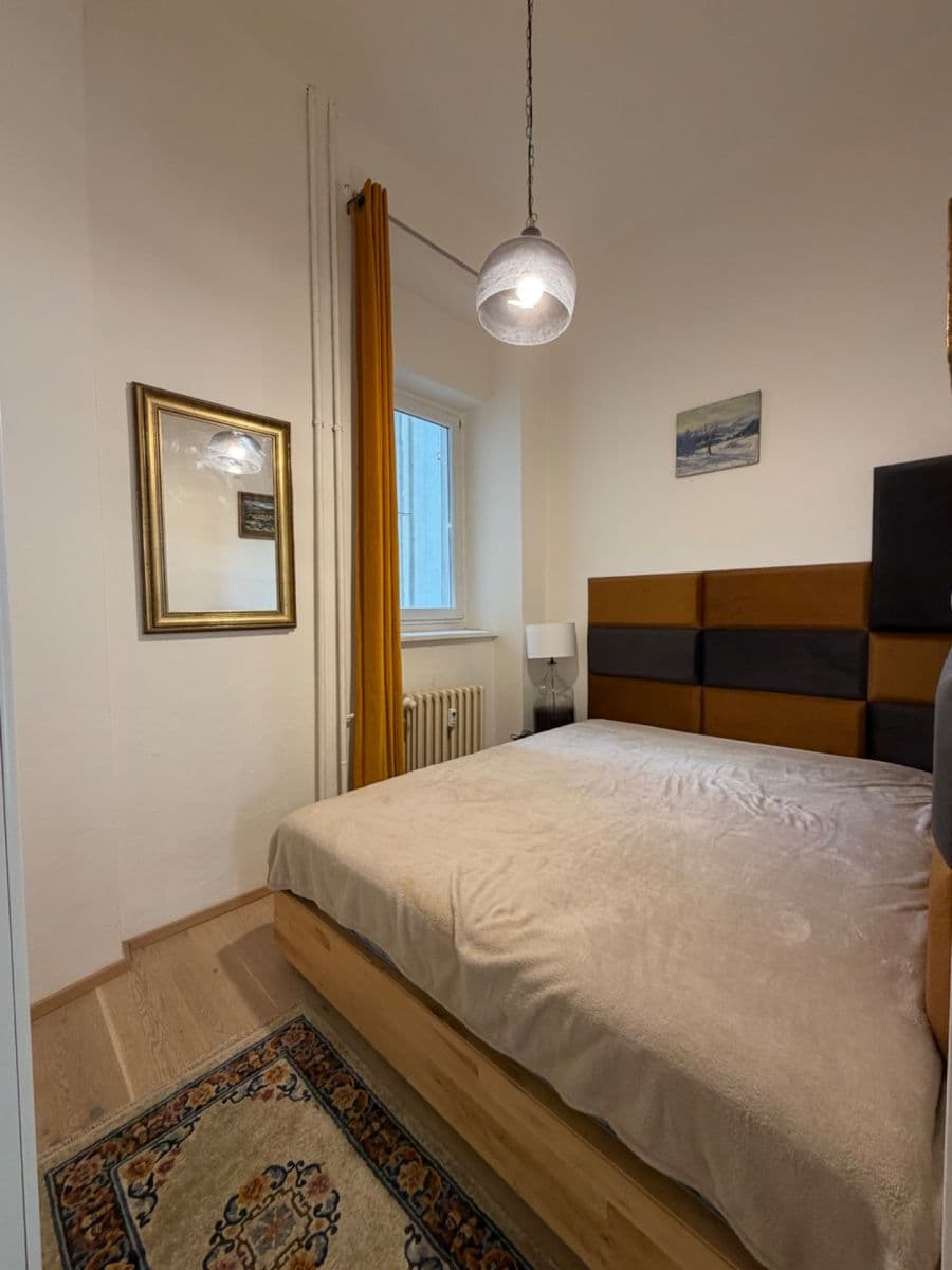 Prenájom bytu 2-izbový 35 m², Šafaříkova, Praha, Praha Prenájom bytu 2-izbový 35 m², Šafaříkova, Praha, Praha