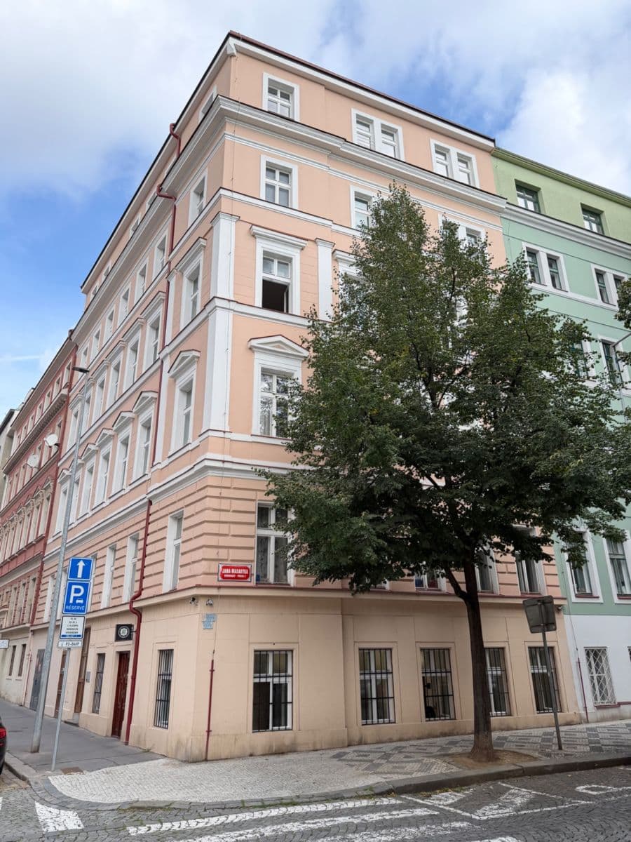 Prenájom bytu 2-izbový 35 m², Šafaříkova, Praha, Praha Prenájom bytu 2-izbový 35 m², Šafaříkova, Praha, Praha