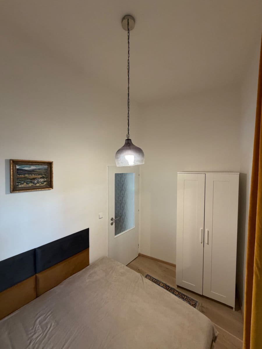 Prenájom bytu 2-izbový 35 m², Šafaříkova, Praha, Praha Prenájom bytu 2-izbový 35 m², Šafaříkova, Praha, Praha