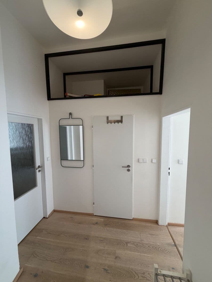 Prenájom bytu 2-izbový 35 m², Šafaříkova, Praha, Praha Prenájom bytu 2-izbový 35 m², Šafaříkova, Praha, Praha