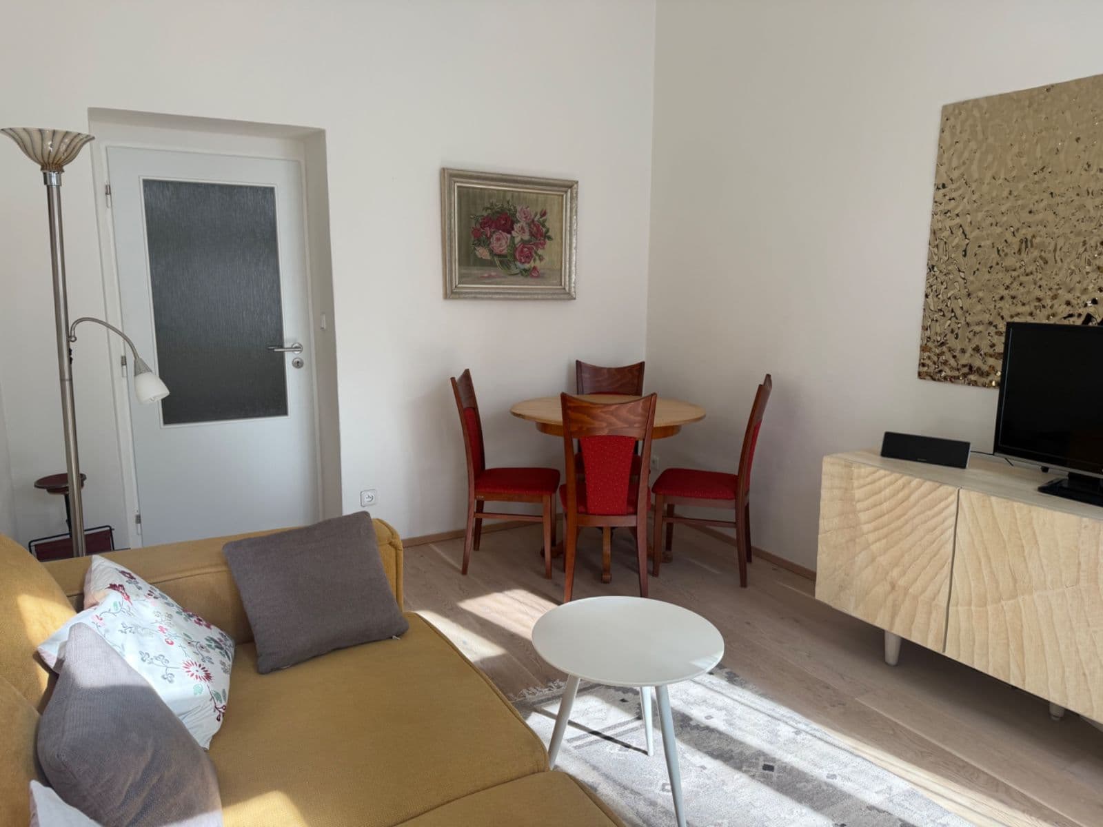 Prenájom bytu 2-izbový 35 m², Šafaříkova, Praha, Praha Prenájom bytu 2-izbový 35 m², Šafaříkova, Praha, Praha