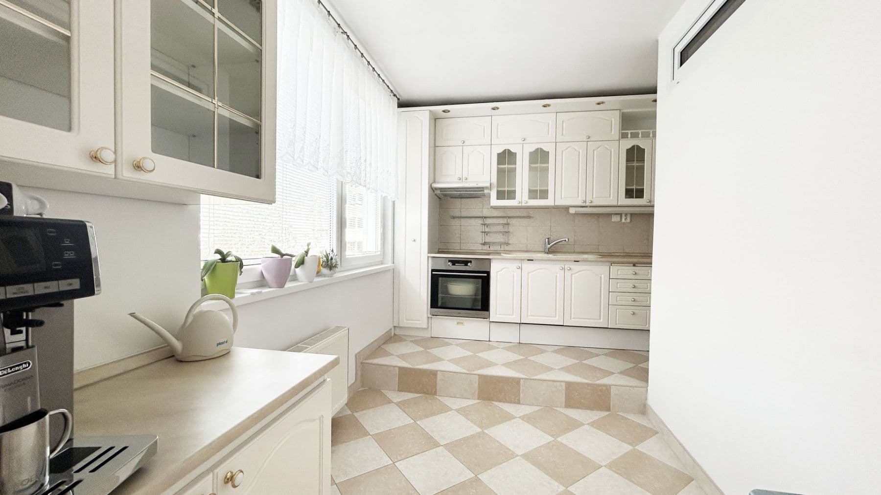 Prenájom bytu 3-izbový 69 m², Machatého, Praha, Praha Prenájom bytu 3-izbový 69 m², Machatého, Praha, Praha