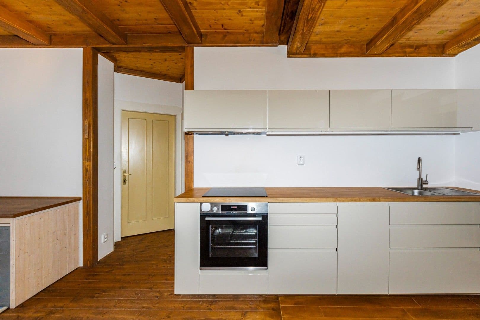Prenájom bytu 2-izbový 54 m², Kolbenova, Praha, Praha Prenájom bytu 2-izbový 54 m², Kolbenova, Praha, Praha