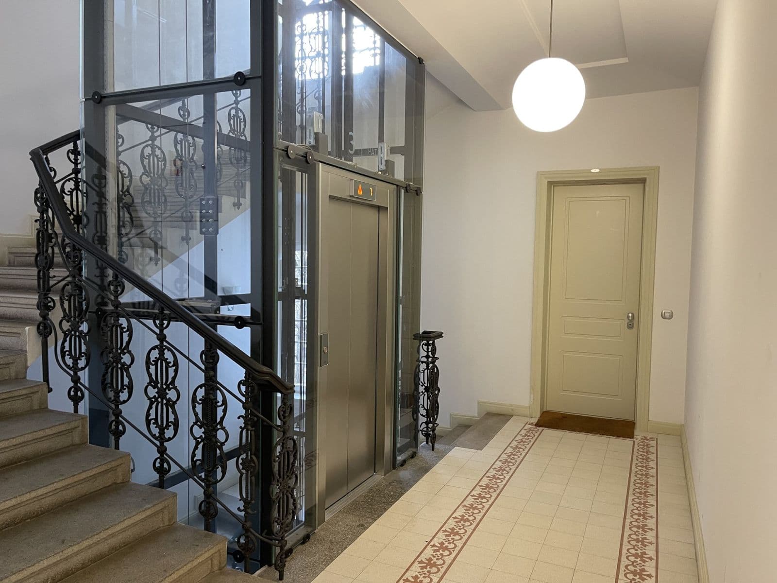 Prenájom bytu 1-izbový 41 m², Mánesova, Praha, Praha Prenájom bytu 1-izbový 41 m², Mánesova, Praha, Praha