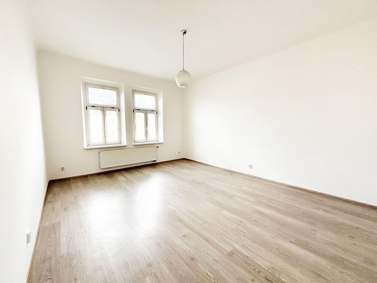 Prenájom bytu 1-izbový 55 m², Husova, Plzeň, Plzeňský kraj Prenájom bytu 1-izbový 55 m², Husova, Plzeň, Plzeňský kraj
