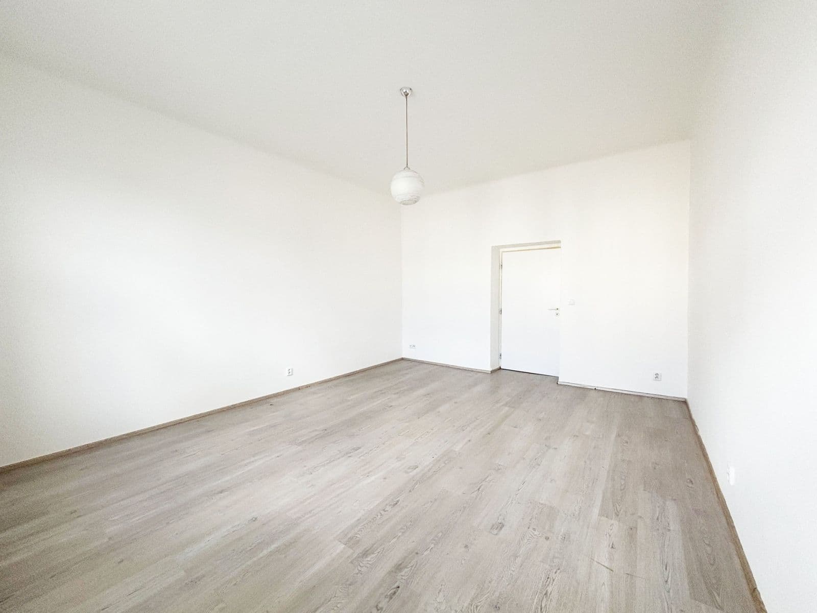 Prenájom bytu 1-izbový 55 m², Husova, Plzeň, Plzeňský kraj Prenájom bytu 1-izbový 55 m², Husova, Plzeň, Plzeňský kraj