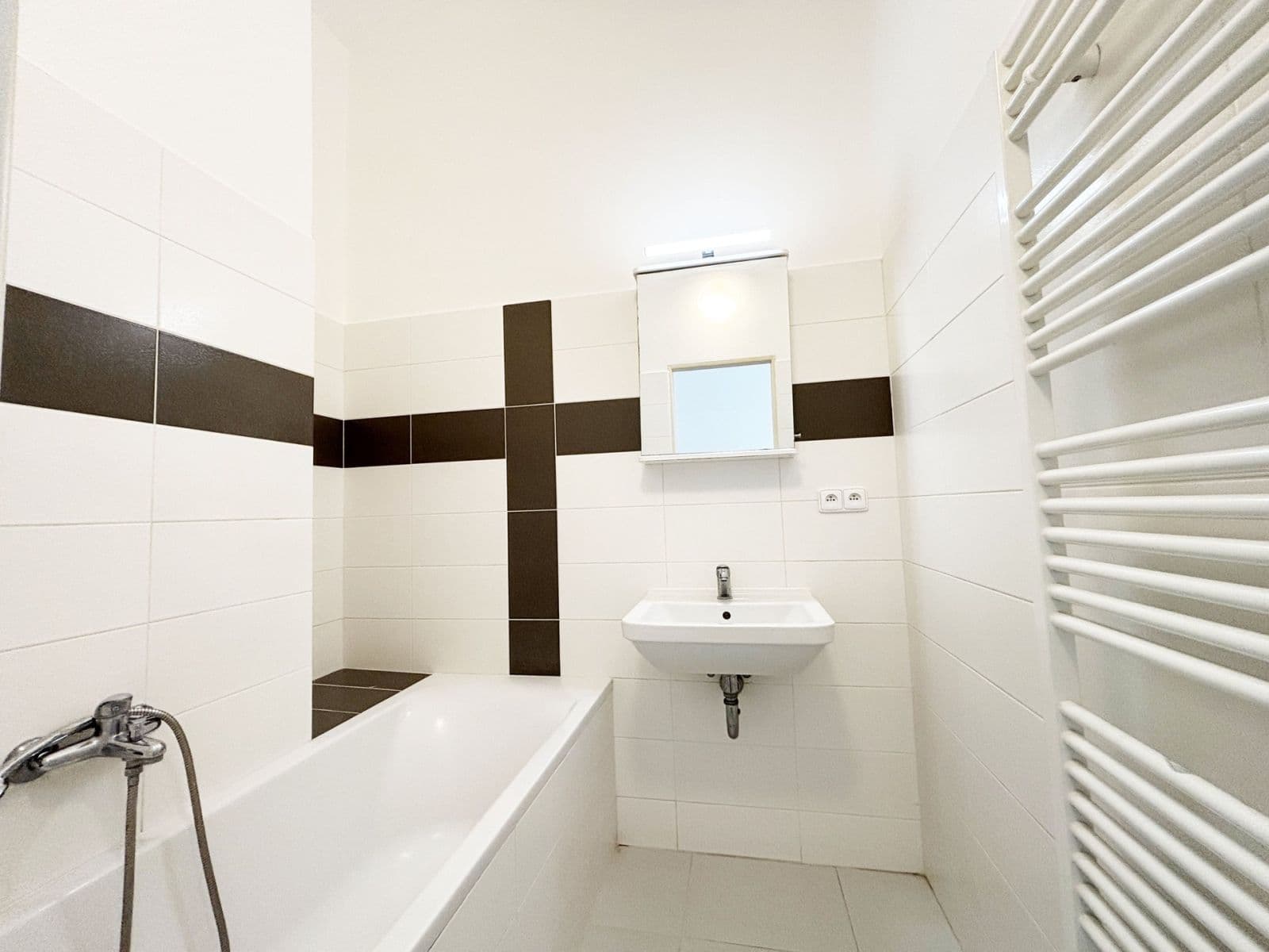 Prenájom bytu 1-izbový 55 m², Husova, Plzeň, Plzeňský kraj Prenájom bytu 1-izbový 55 m², Husova, Plzeň, Plzeňský kraj