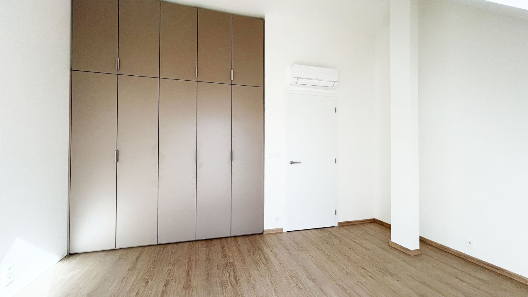 Prenájom bytu 2-izbový 85 m², Cihlářská, Hostivice, Středočeský kraj Prenájom bytu 2-izbový 85 m², Cihlářská, Hostivice, Středočeský kraj