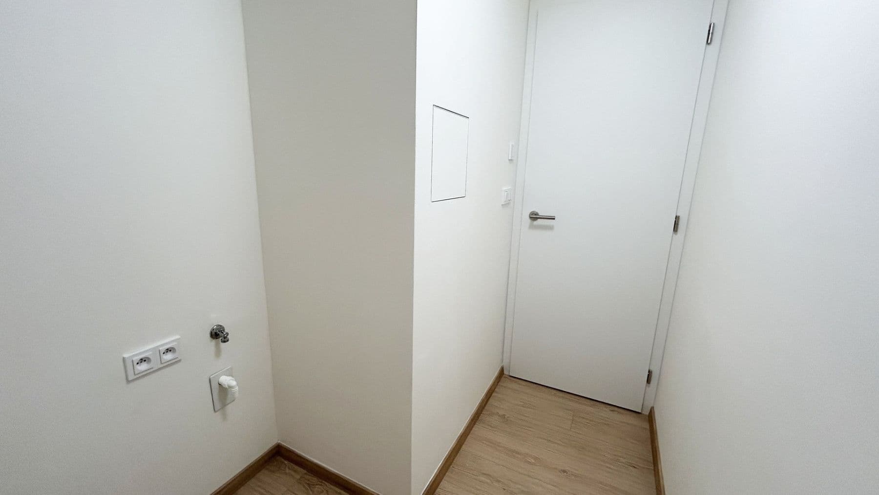 Prenájom bytu 2-izbový 85 m², Cihlářská, Hostivice, Středočeský kraj Prenájom bytu 2-izbový 85 m², Cihlářská, Hostivice, Středočeský kraj